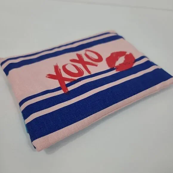 Xoxo Pink Lip Makeup Bag - Picture 5 of 7